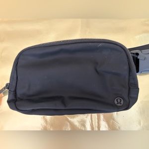 Lululemon Everywhere Belt Bag black